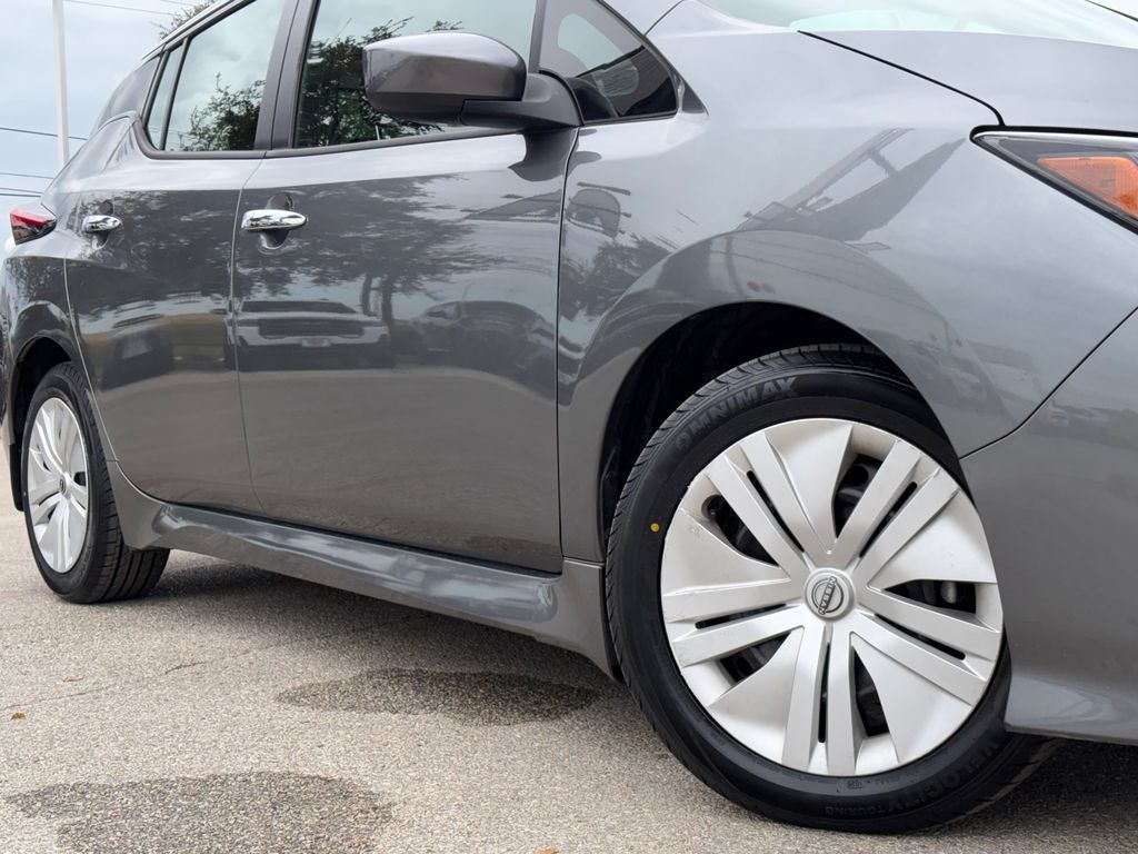 Used 2025 Nissan Leaf S FWD image 2