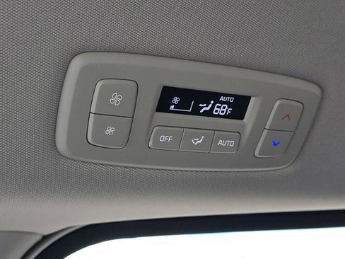 Used 2026 Kia Carnival LX FWD image 29