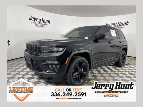 Used 2024 Jeep Grand Cherokee Limited w/ Black Appearance Package AWD/4WD image 1
