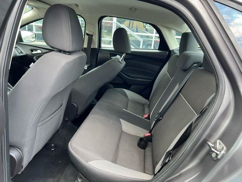 Used 2013 Ford Focus SE FWD image 12