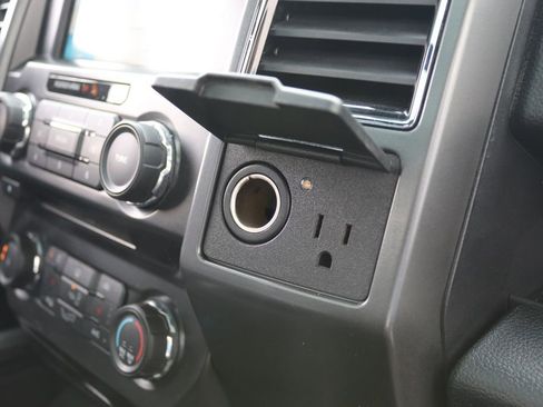 Used 2018 Ford F150 XLT w/ Equipment Group 302A Luxury AWD/4WD image 9