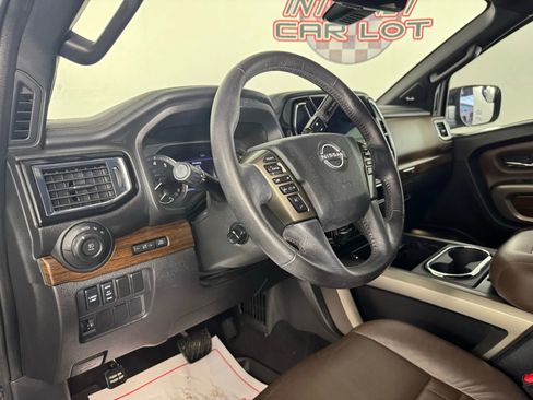 Used 2023 Nissan Titan Platinum Reserve w/ Moonroof Package image 10