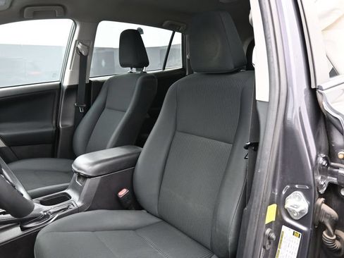Used 2018 Toyota RAV4 LE w/ All Weather Liner Package AWD/4WD image 22