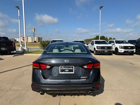 Used 2021 Nissan Altima 2.5 SL FWD image 4