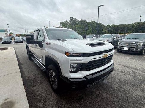 Used 2025 Chevrolet Silverado 2500 Custom w/ Custom Value Package AWD/4WD image 8