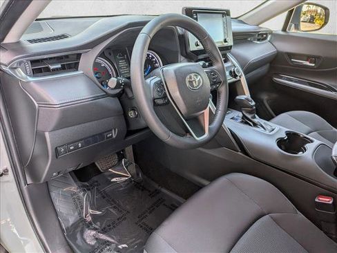 Certified 2021 Toyota Venza LE w/ Carpet Mat Package (TMS) AWD/4WD image 10