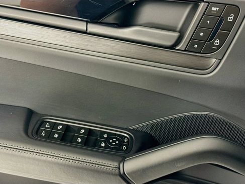 Certified 2025 Porsche Cayenne GTS AWD/4WD image 11