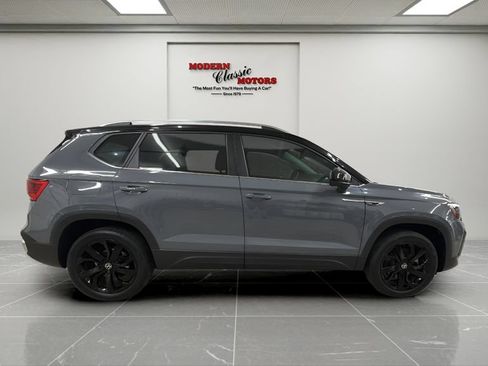 Used 2023 Volkswagen Taos SE FWD image 6