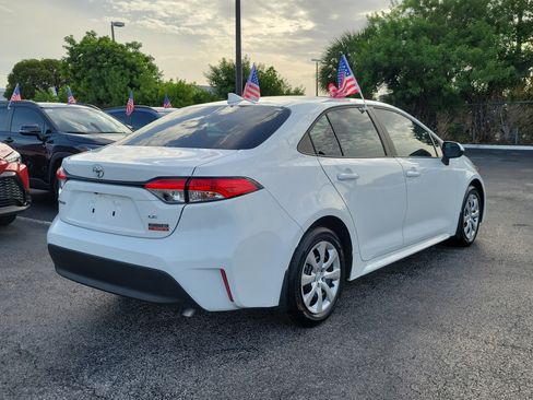Used 2025 Toyota Corolla LE FWD image 12