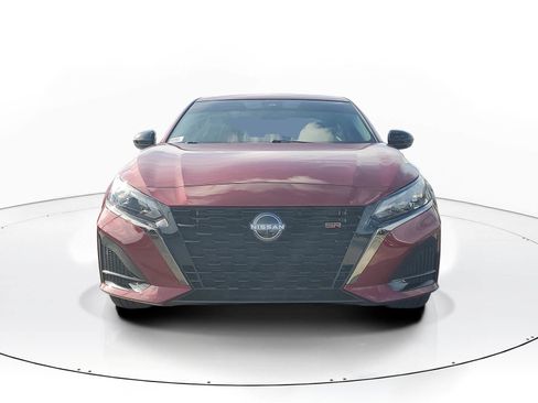 Used 2025 Nissan Altima 2.5 SR w/ SR Premium Package image 2