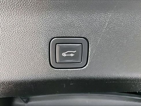 Used 2023 GMC Yukon XL Denali w/ Denali Reserve Package AWD/4WD image 25