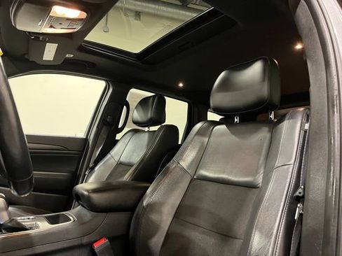 Used 2020 Jeep Grand Cherokee Altitude image 17
