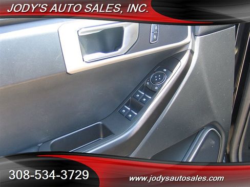Used 2020 Ford Explorer 4WD w/ Class III Trailer Tow Package image 3