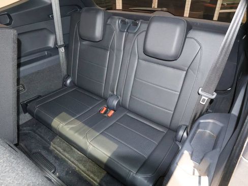 Used 2020 Volkswagen Tiguan SE R-Line w/ 3rd Row Seat Package AWD/4WD image 16