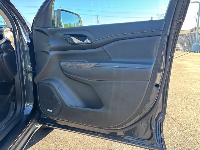 Used 2021 GMC Acadia Denali w/ Denali Technology Package FWD image 31
