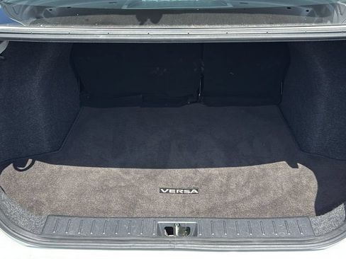 Used 2025 Nissan Versa SV FWD image 10