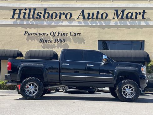 Used 2016 GMC Sierra 2500 Denali w/ Duramax Plus Package image 4
