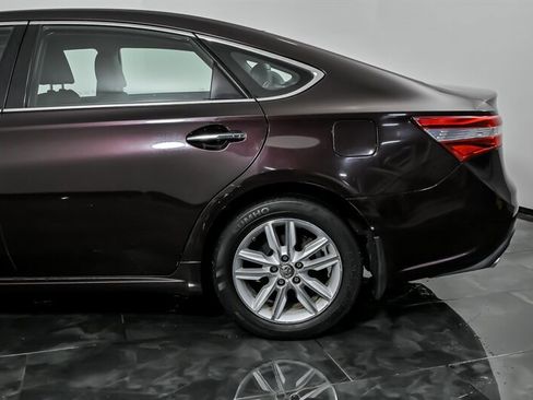 Used 2013 Toyota Avalon XLE image 7