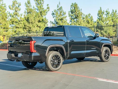 Certified 2025 Toyota Tundra Limited AWD/4WD image 9