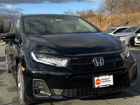 New 2026 Honda Odyssey Touring image 7