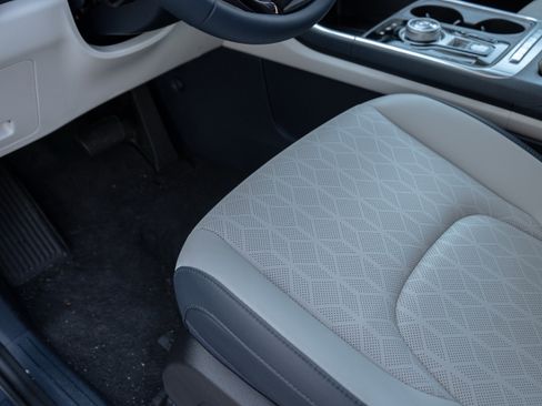 New 2026 Kia Carnival EX FWD image 28