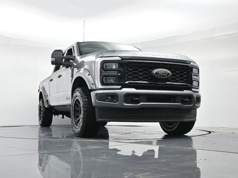 New 2025 Ford F250 XLT w/ Black Appearance Package image 31