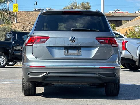 Used 2023 Volkswagen Tiguan SE FWD image 4