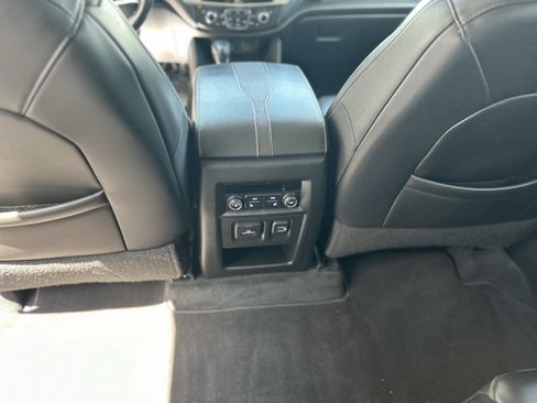 Used 2021 Chevrolet Traverse Premier w/ Redline Edition AWD/4WD image 16