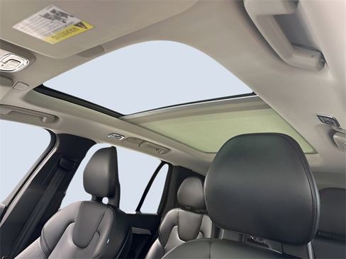 Used 2022 Volvo XC90 T5 Momentum w/ Advanced Package image 22