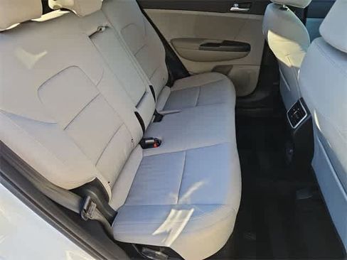 Used 2022 Kia Sportage LX image 19