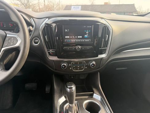 Used 2018 Chevrolet Traverse LS image 18