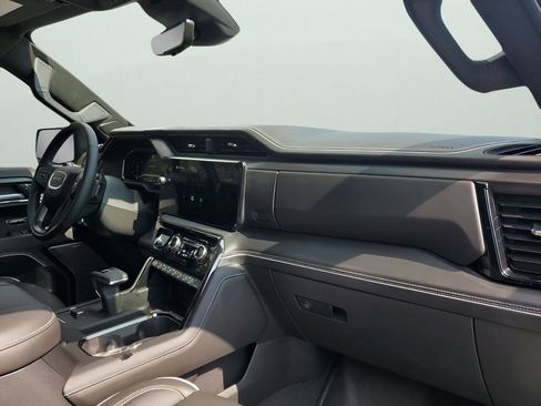 Used 2025 GMC Sierra 1500 AT4X image 14