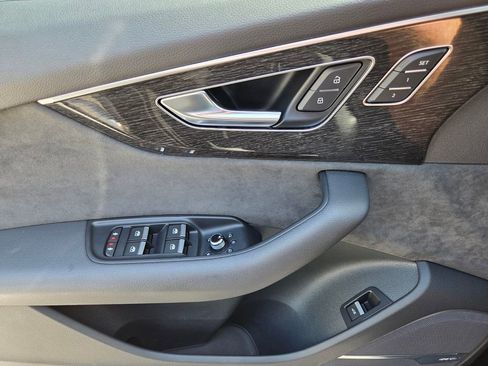 Used 2020 Audi SQ7 Premium Plus w/ Driver Assistance Package AWD/4WD image 24