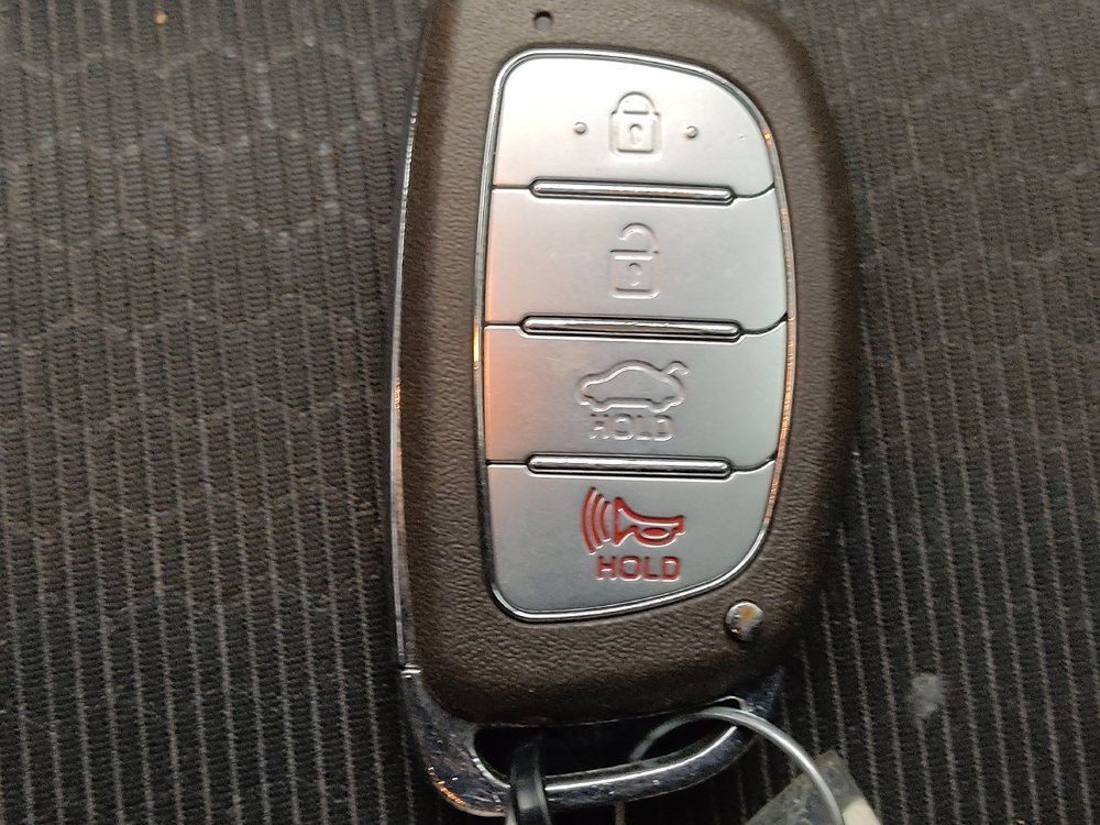 Used 2017 Hyundai Elantra Value Edition FWD image 32