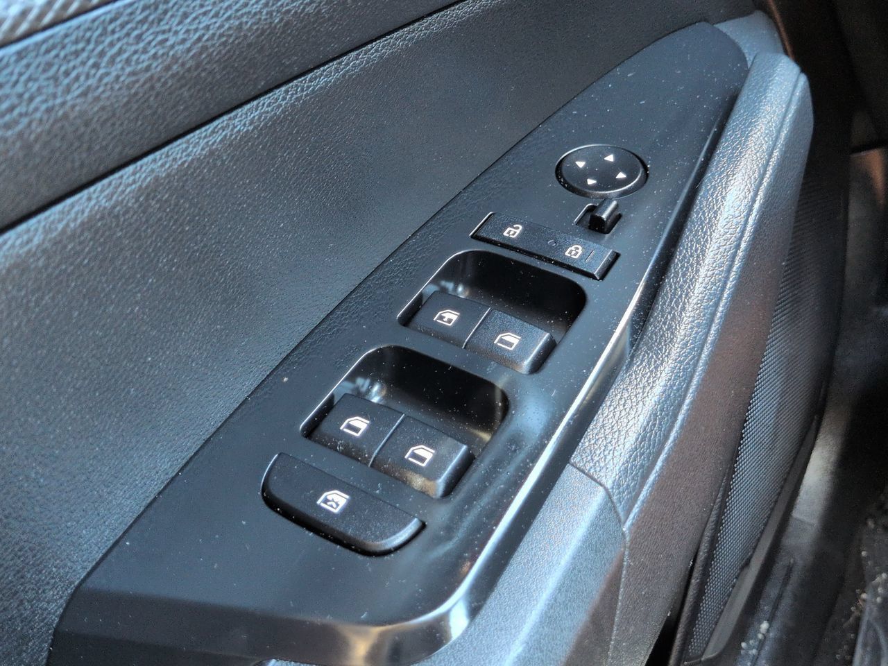 Certified 2025 Kia Sportage LX FWD image 22