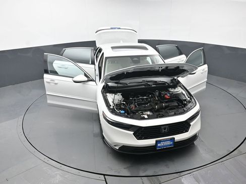 Used 2023 Honda Accord EX image 54