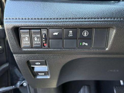 Used 2023 Honda Odyssey Touring image 25