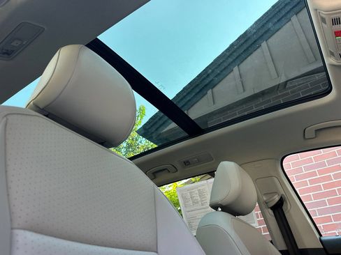 Used 2019 Volkswagen Tiguan SEL w/ 3rd Row Seat Package AWD/4WD image 23