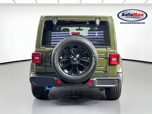 Used 2022 Jeep Wrangler Unlimited Sahara w/ Cold Weather Group image 8