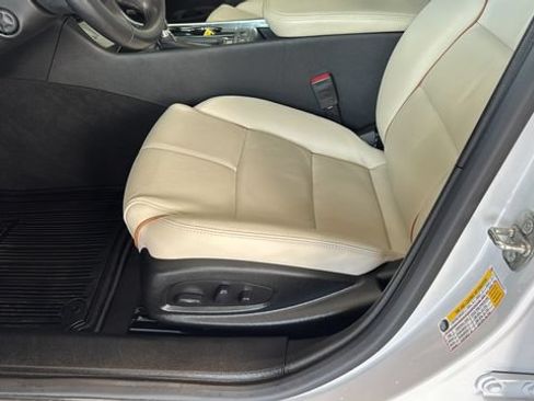Used 2019 Chevrolet Impala Premier w/ Premier Convenience Package FWD image 6