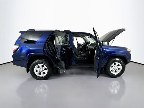 Used 2022 Toyota 4Runner SR5 Premium w/ Moonroof Package AWD/4WD image 25