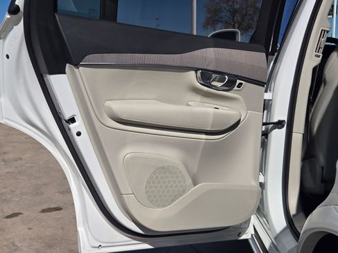 Used 2025 Volvo XC90 B5 Plus w/ Protection Package Premier image 16