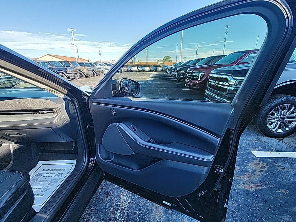 Used 2023 Ford Mustang Mach-E Select AWD/4WD image 18