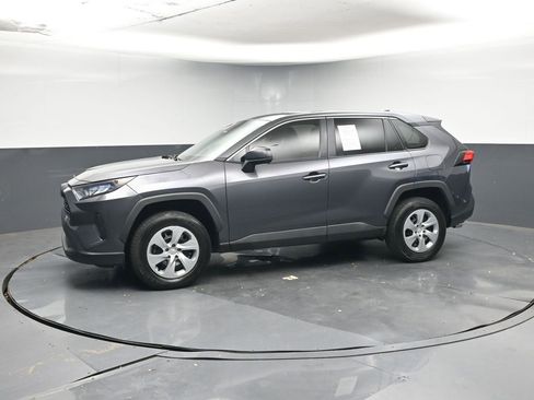 Used 2022 Toyota RAV4 LE image 8