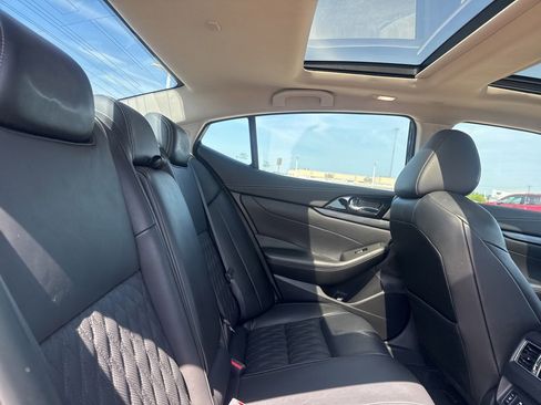 Used 2023 Nissan Maxima Platinum w/ Sport Mat Group FWD image 30