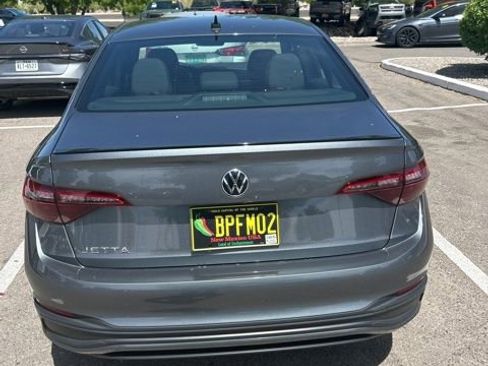 Used 2023 Volkswagen Jetta Sport image 4