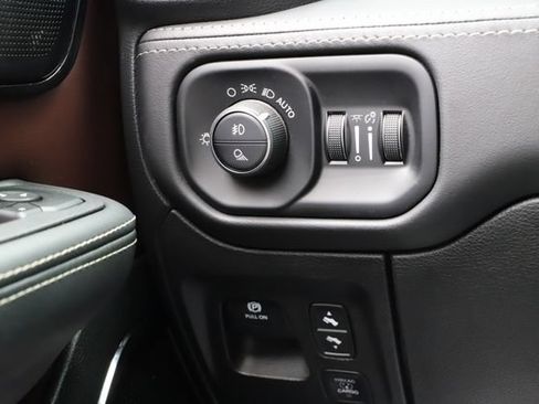 Used 2025 RAM 1500 Limited AWD/4WD image 40