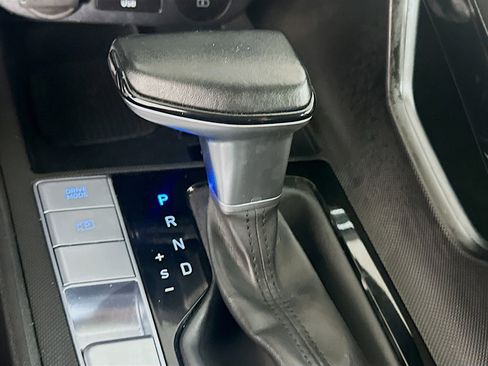 Used 2025 Hyundai Elantra SEL image 25