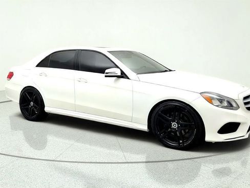 Used 2016 Mercedes-Benz E 350 Sedan image 3