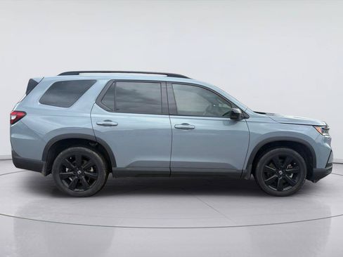 Used 2025 Honda Pilot Black Edition image 2